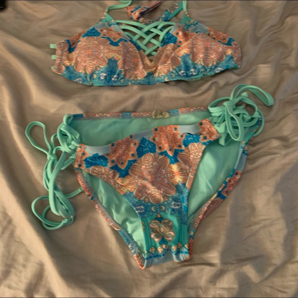 GENTLY WORN BATHING SUIT!!